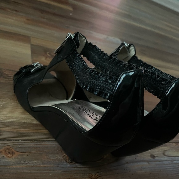 Michael Kors Moxley Leather Zipper Buckle Wedge Heel Shootie Sandals - Picture 9 of 9